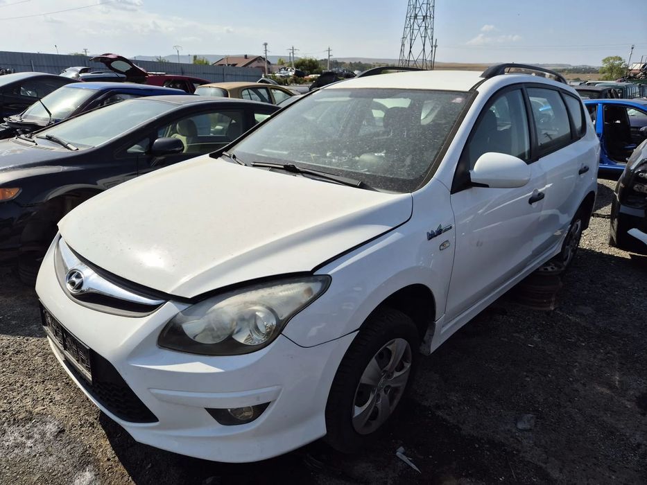 Dezmembram Hyundai i30, an 2010, 1.4 benzina 16V, cutie viteze manuala