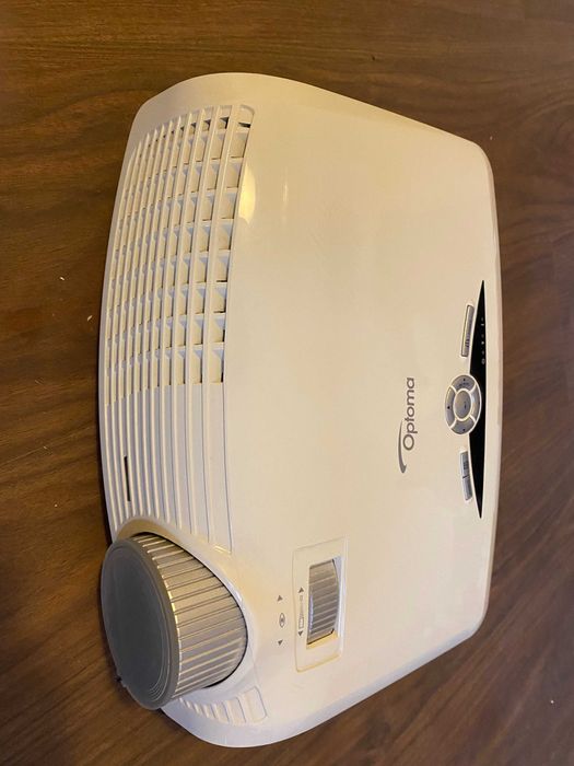 Video proiector NEC NP-V260 si Optoma fullHD