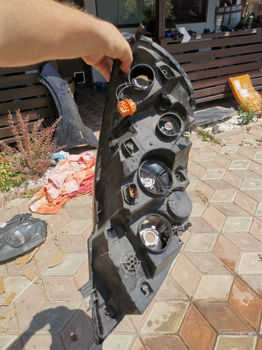 Far faruri stânga dreapta Renault master 3