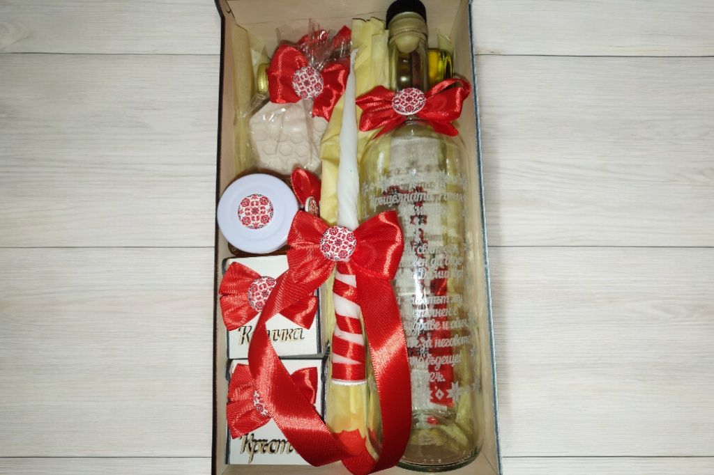 Дъски за мезета и други дървени подаръци
