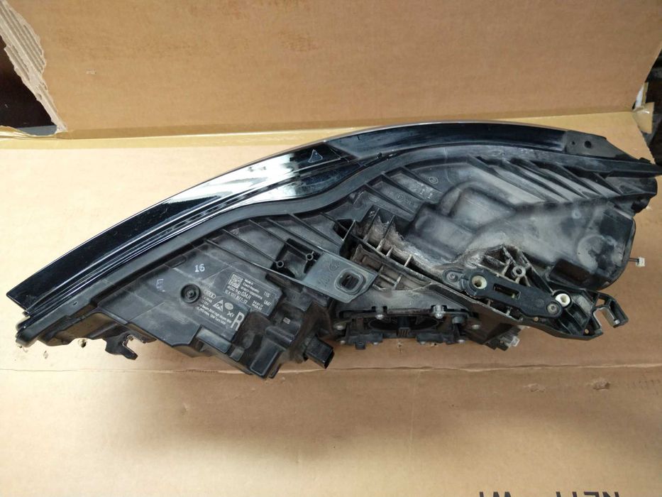 Фар десен за Audi A6 4G Facelift C7 LED