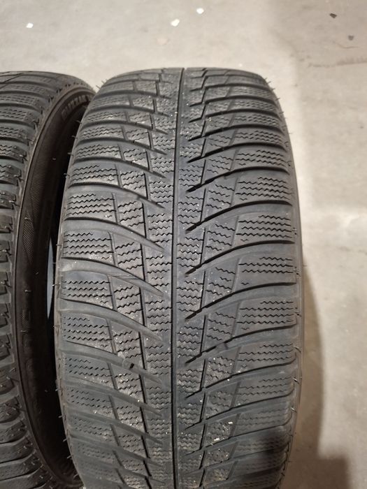 2 Anvelope M+S 215 50 r17 Bridgestone