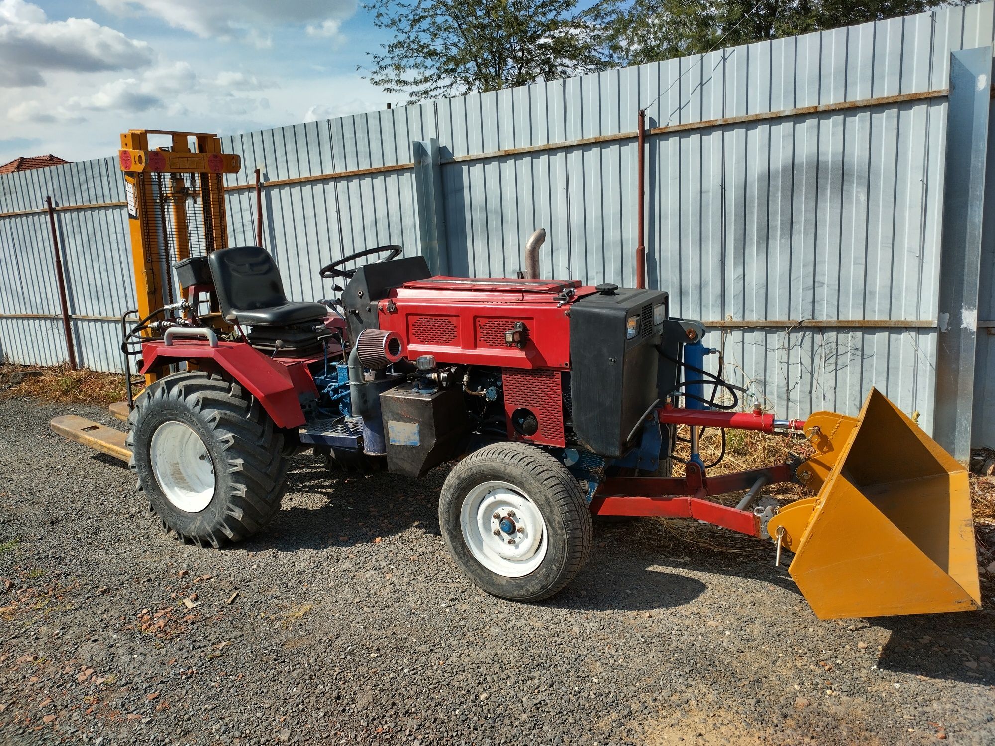 Tractor Holder P70  cupa,lift,freza,tocător vegetal ,cositoare