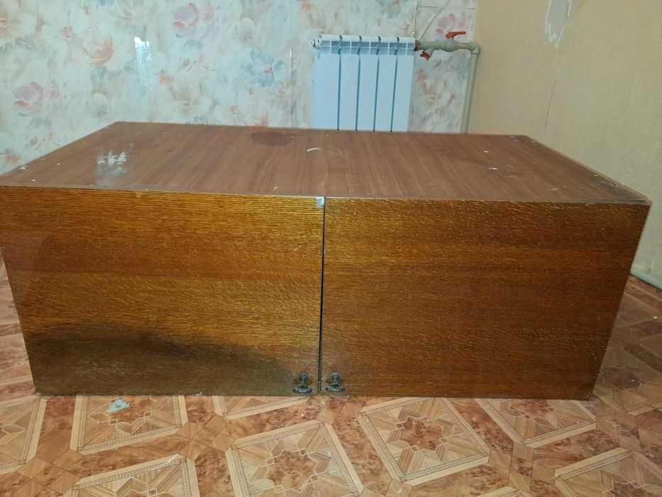 Деревянный напольный или подвесной шкаф в хорошем состоянии, срочно