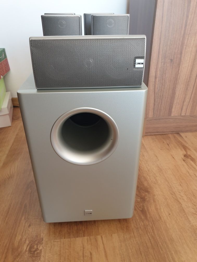 Sistem audio 5.1 marca Canton.