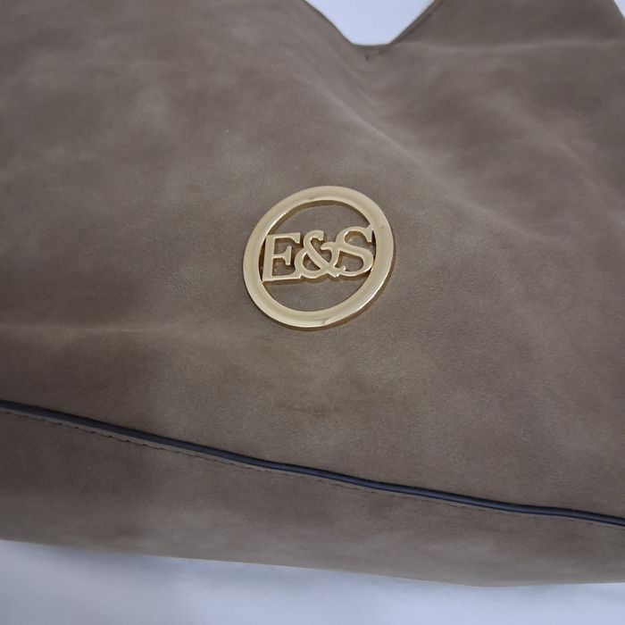 Дамска чанта от обърната кожа