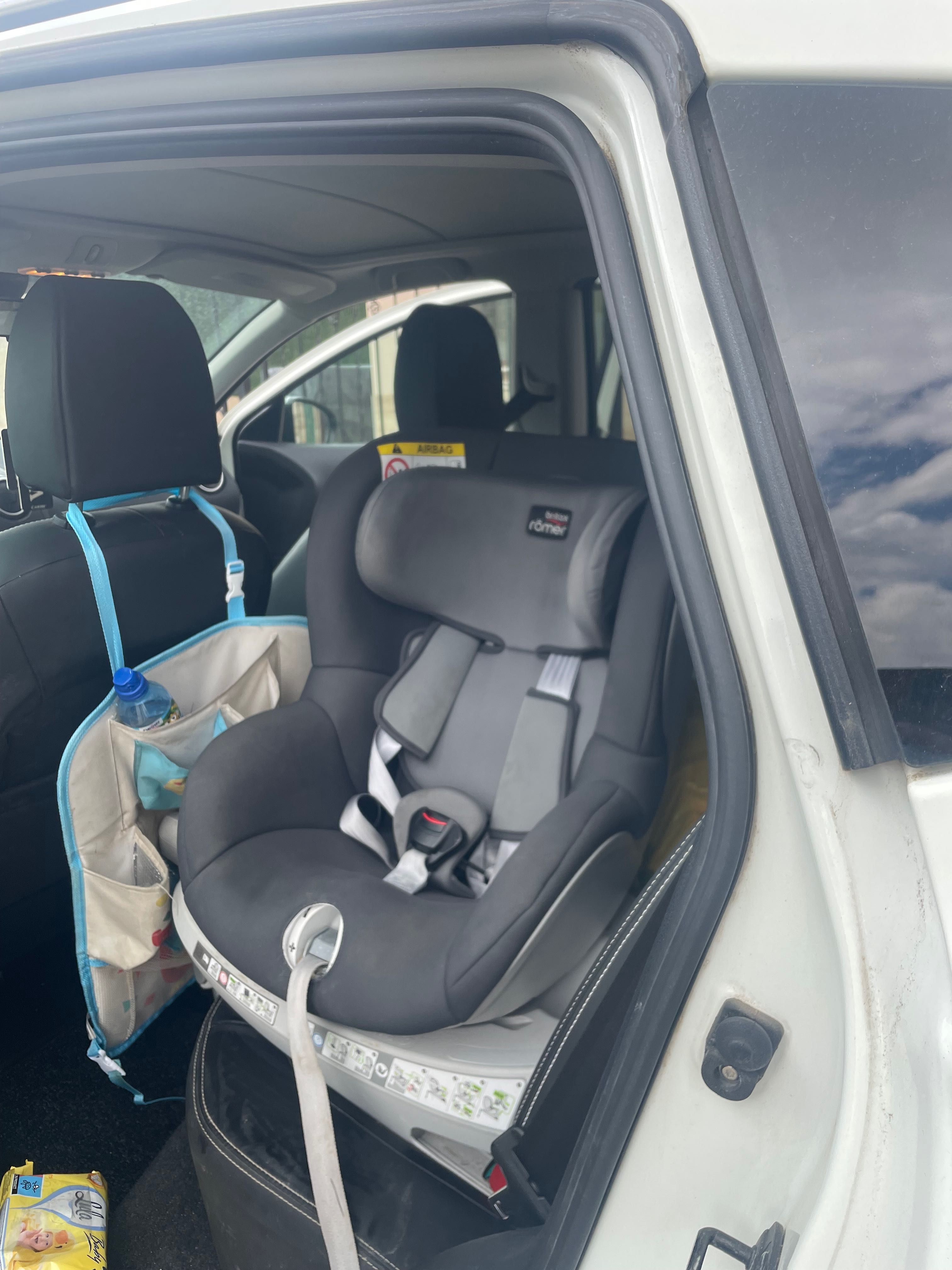 Britax romer столче