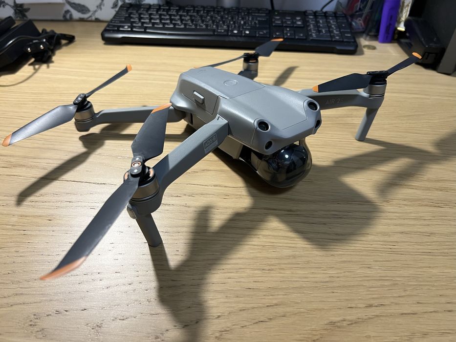 Дрон DJI AIR 2S Fly More Combo