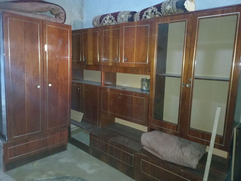 Stenka shkaf sotiladi