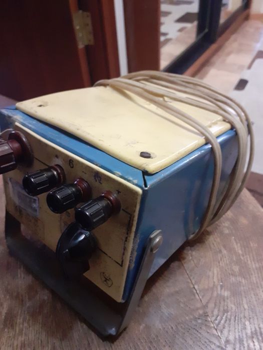 Продам устройство для зарядки аккумулятора