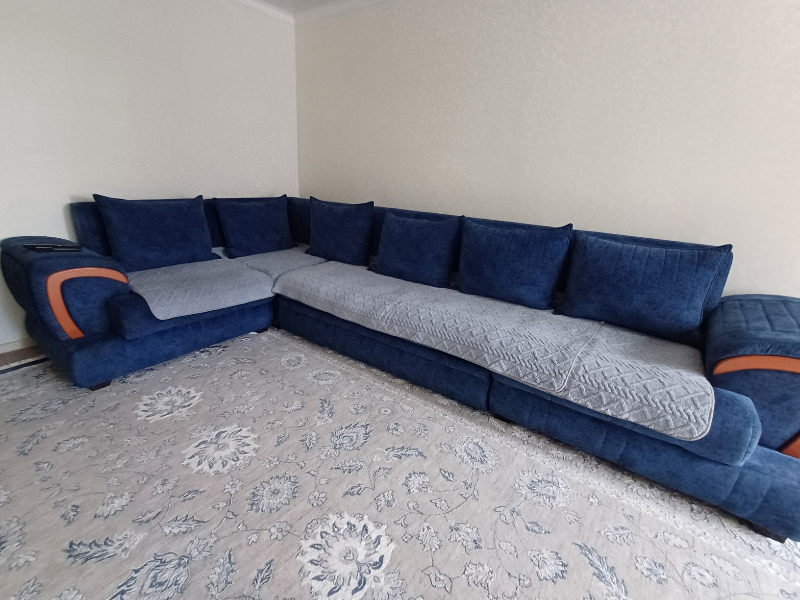 Продам 4метр диван уголок трансформер
