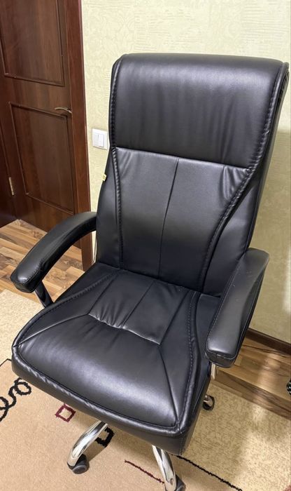 Продается офисное кресло