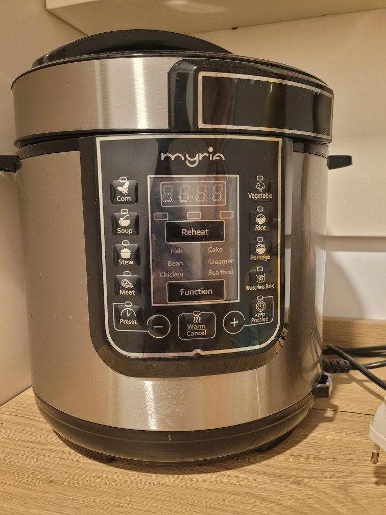 Multi-cooker Myria