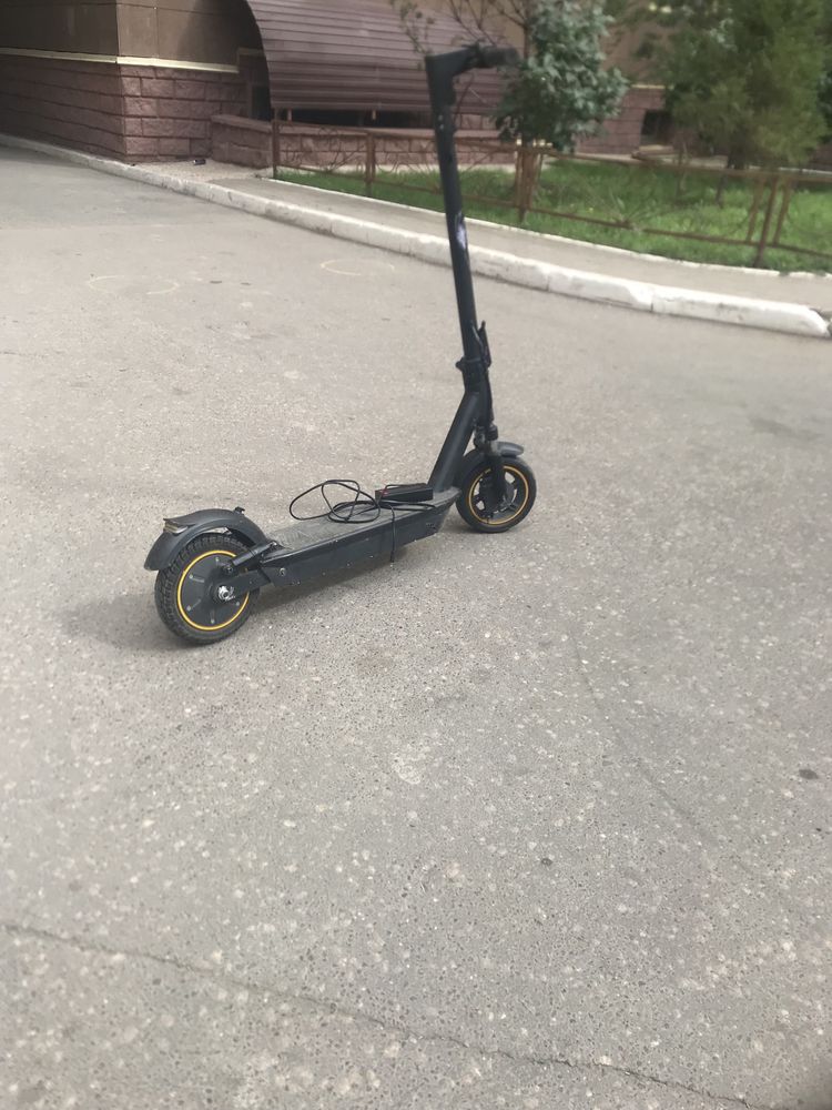 Продам электросамокат