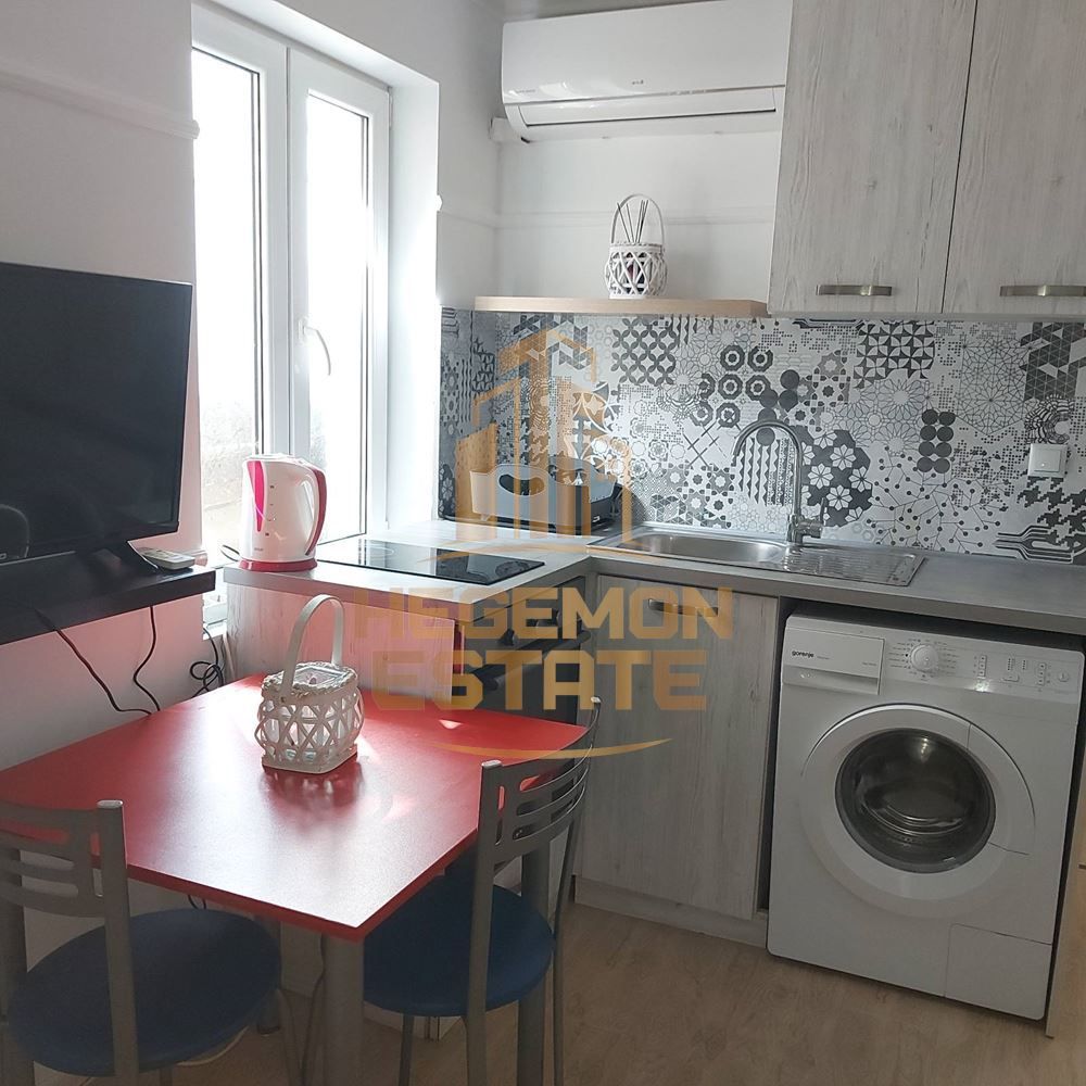 Дава се под наем Тристаен апартамент в Варна, Център - 67 кв.м за 510 € - Снимка #1