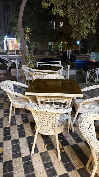 Стол стул сотилади