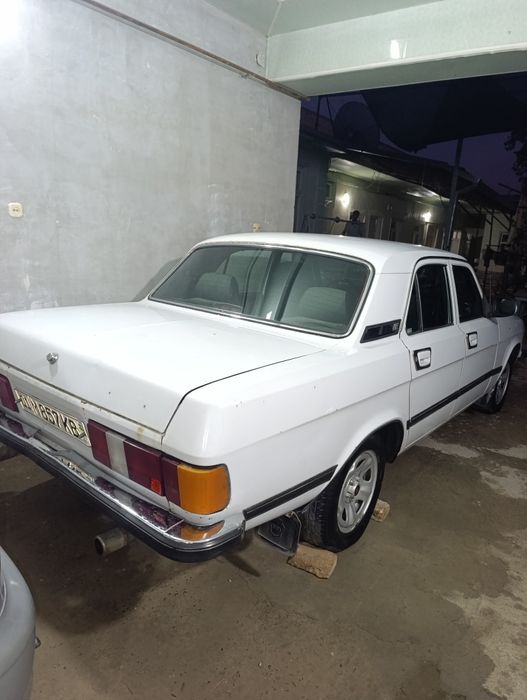 Volga 3102 rangi oq