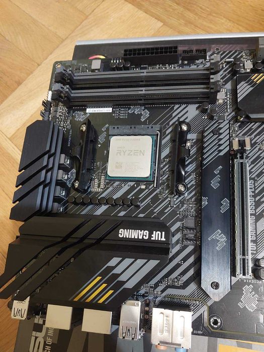 AMD Ryzen 5 5600 + Asus TUF B550 Plus