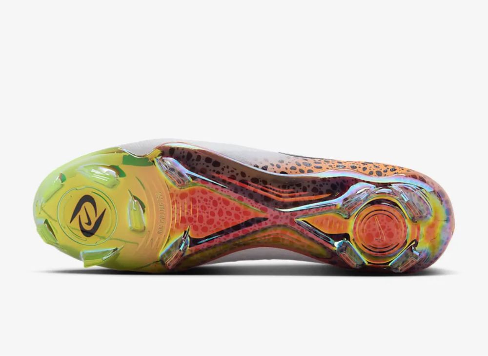 Футболни бутонки Nike Phantom