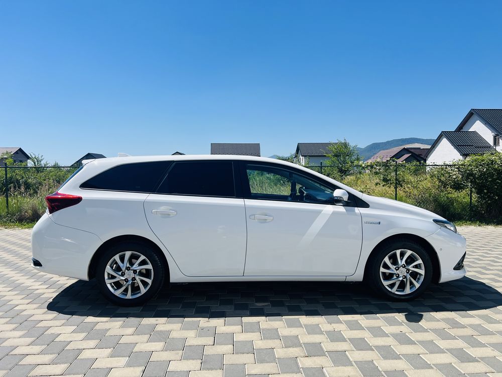 Toyota Auris 1.8 HYBRID 130.000km, 2018