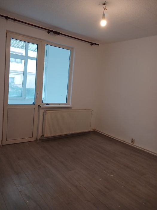 AparApartament 3 camere  parter unirii