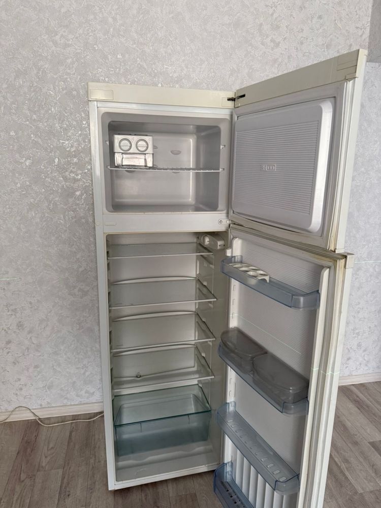 Продается Холодильник LG