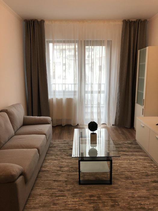 Inchiriez apartament