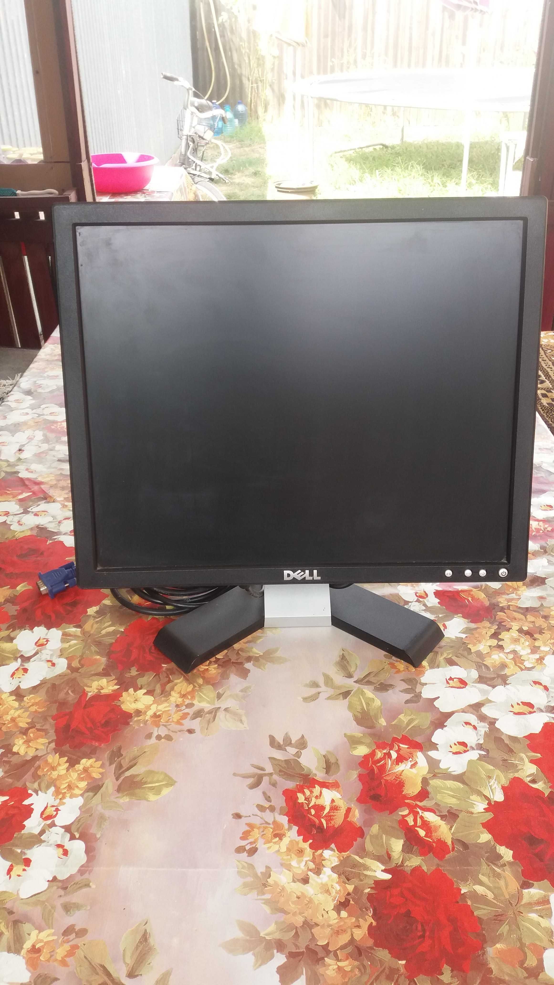 Monitor 17 inci .