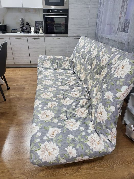 Продам диван в отличном состоянии