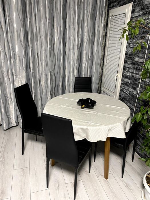 Кухненска маса Jegind ( Jysk ) бяла 105см 
Кухненска маса JEGIND Ø105