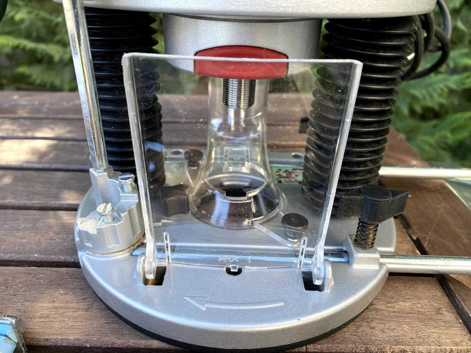 Bosch POF 1200 AE - Freza pentru lemn - aproape nouă/cutie/set complet