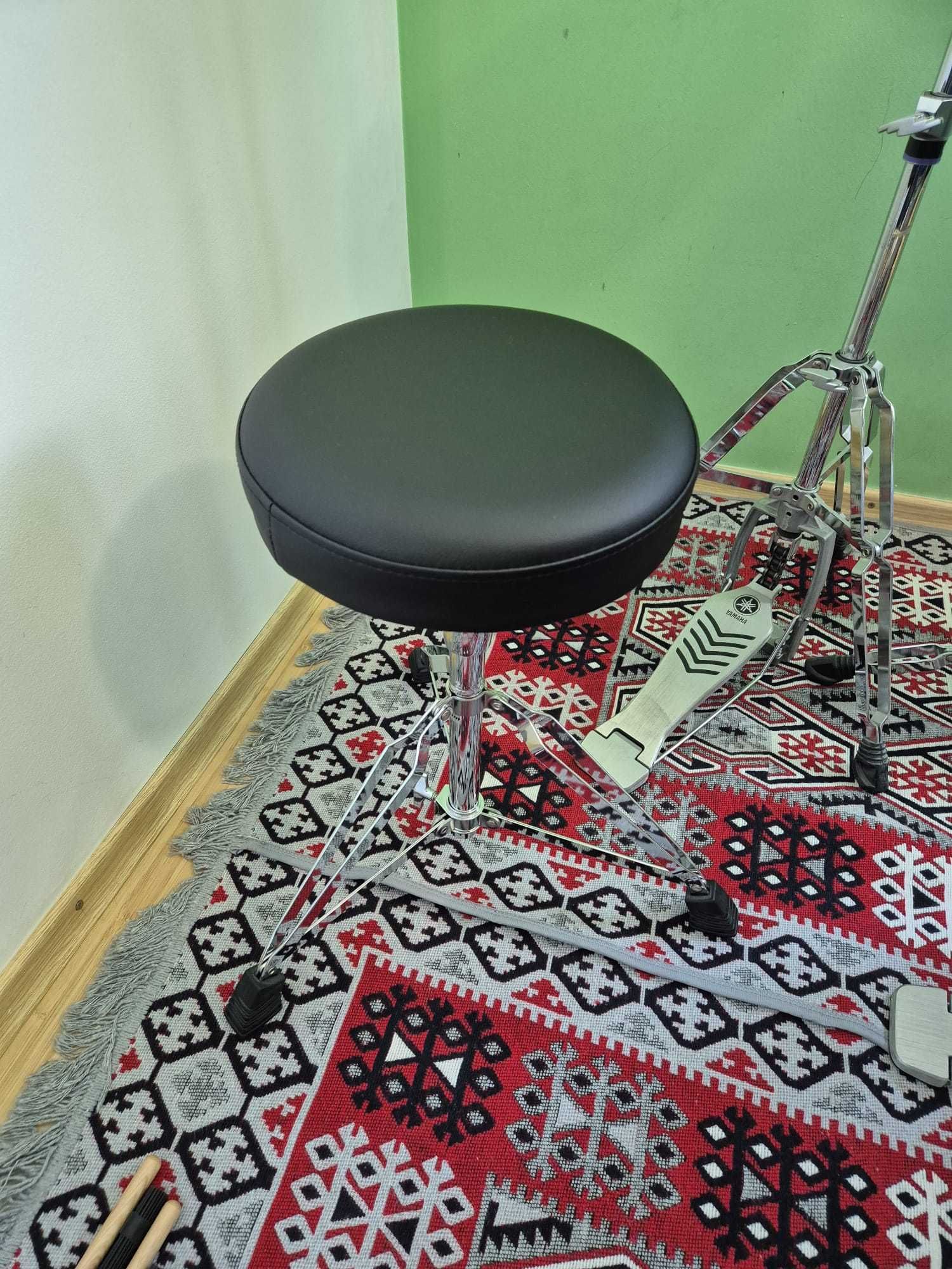 Set tobe Yamaha Rydeen + scaun Millenium + bețe de tobe