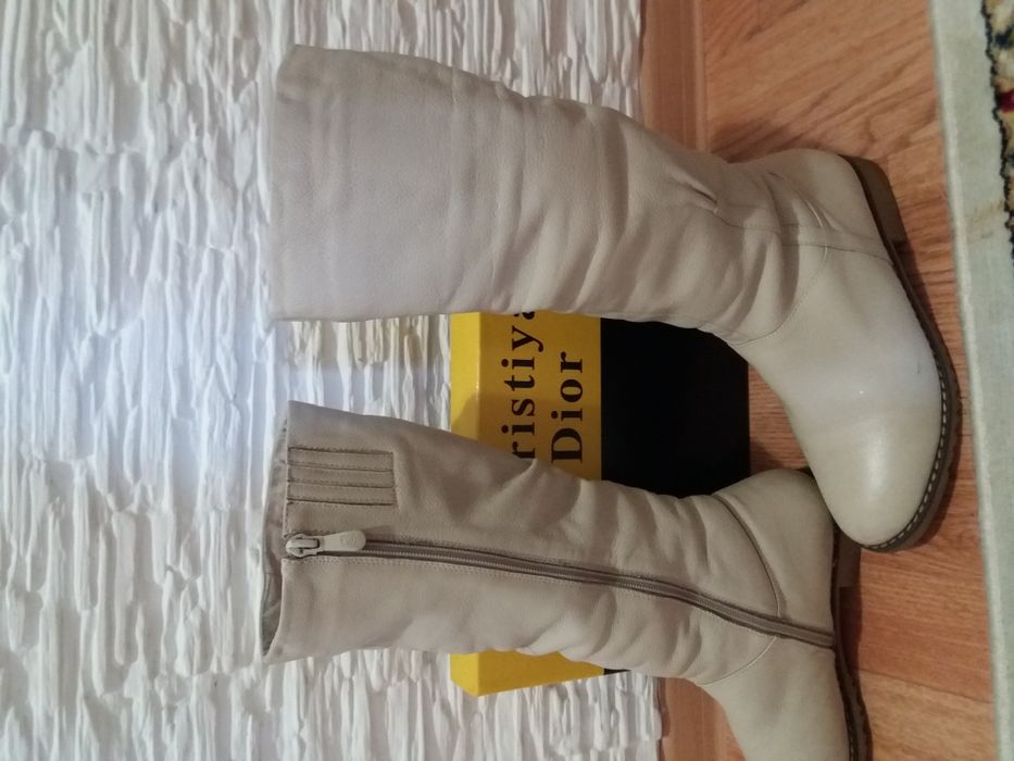 Обувь, сапоги светлые, зимние, чистая кожа