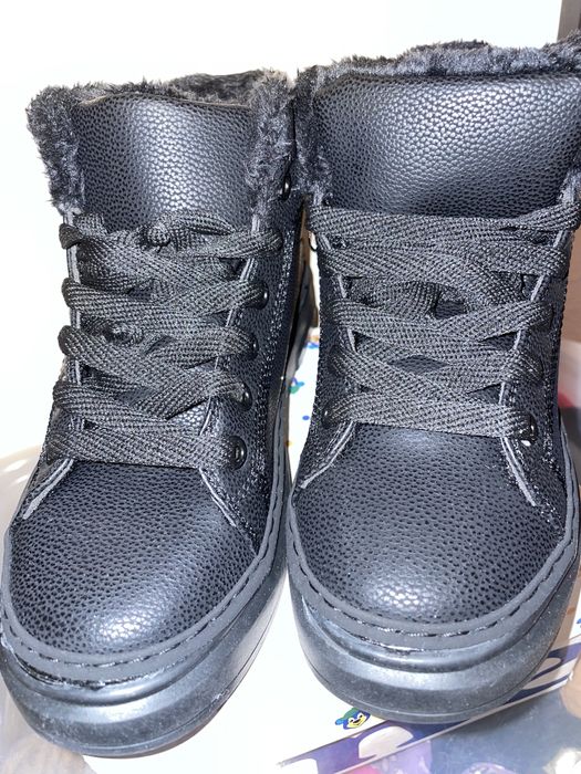 Ghete tip teniși cu blană  nr 31