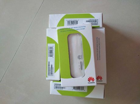 Huawei E8372h-153 - stick USB wireless - modem 4G LTE - navigatie auto