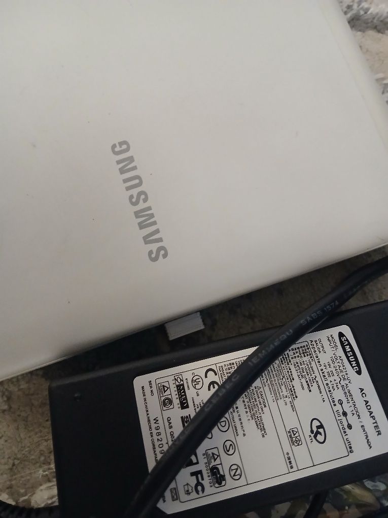Assalom alekum Netbok sotiladi Samsung Oq Rang 256Gb Wifi