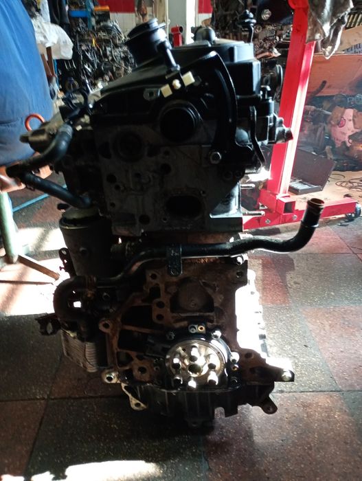 Motor complet fara anexe vw touran 2.0tdi azv vw golf5 audi a3 bkd