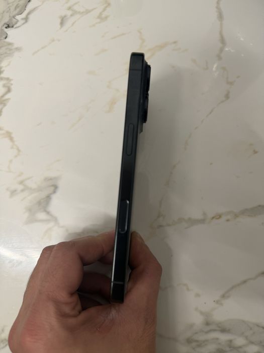 Vand iphone 16 Pro (spate spart) 128 GB