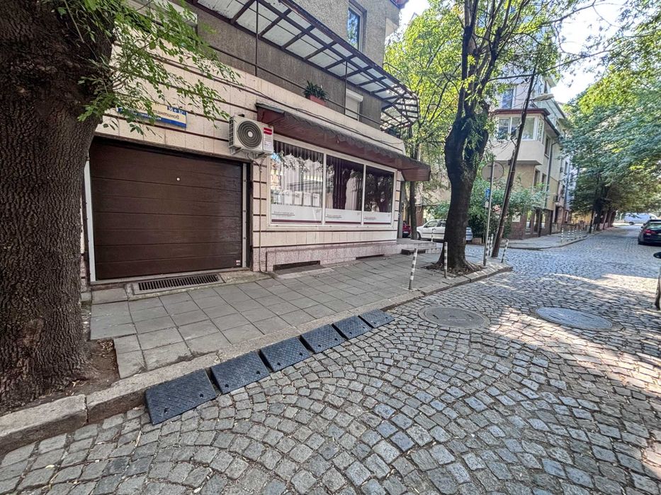Гараж на пряка на ул. Оборище