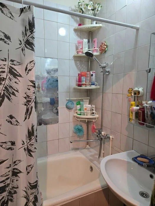 2/1/9. Дустлик 2. Янгихант р-н (Сергели). Квартира 60 м², дом панельн.