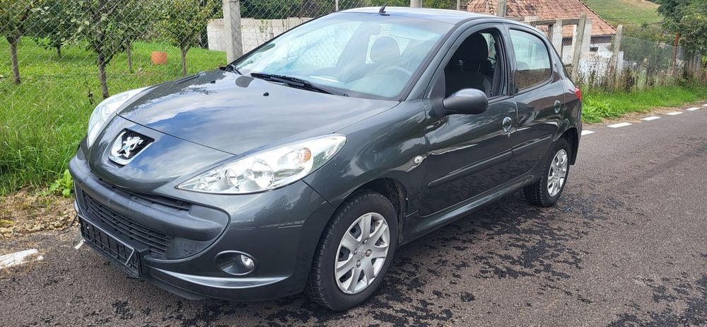 Peugeot 206+ 2012 1.2benz 80000km