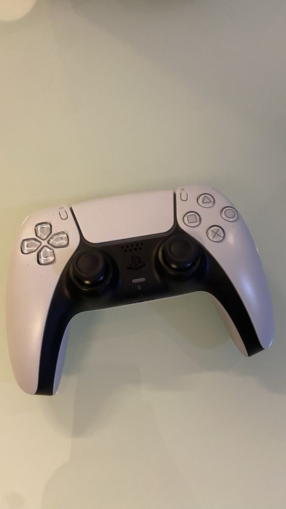 Sony PlayStation 5 + всички кабели, 2 игри и контролер