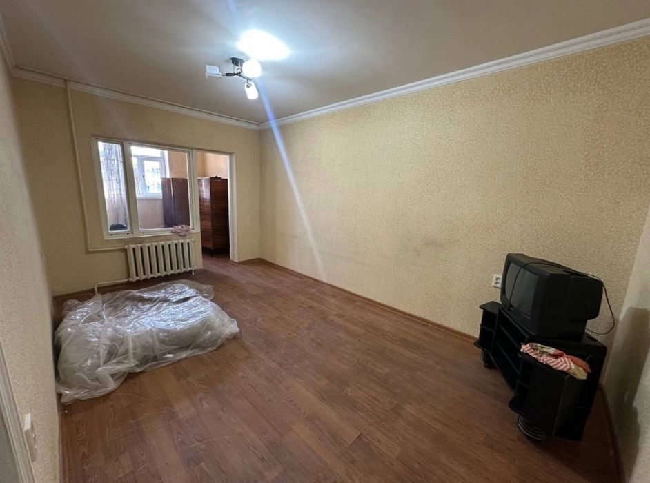 Ахмад Югнакий 1/1/5 Балкон 2.6 Продается Квартира 45 Квадратов