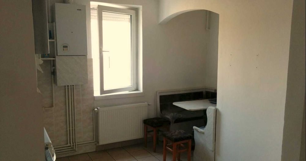 Apartament spațios cu 3 camere, construit în 2001