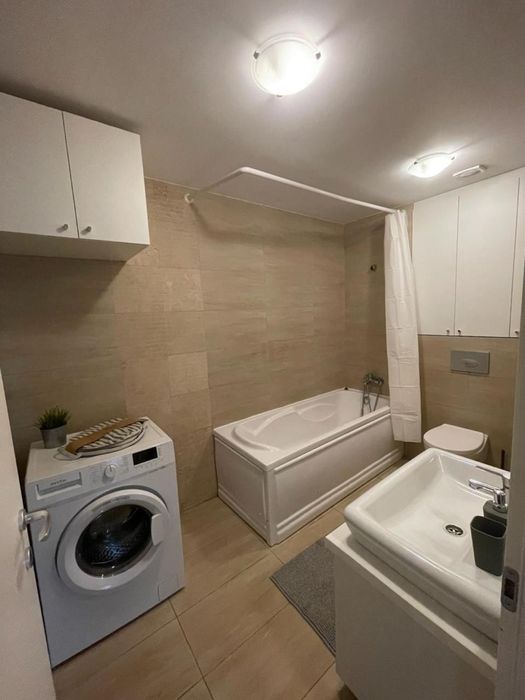 Cosmopolis, închiriez apartament 2 camere, parter cu gradina