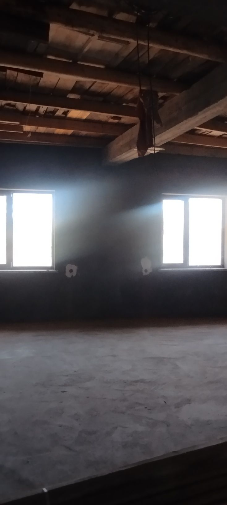 Ховли 16 сути 320 м²  сотилади