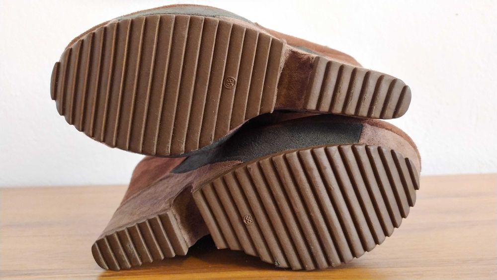 Нови дамски боти на висока платформа, 38-ми номер