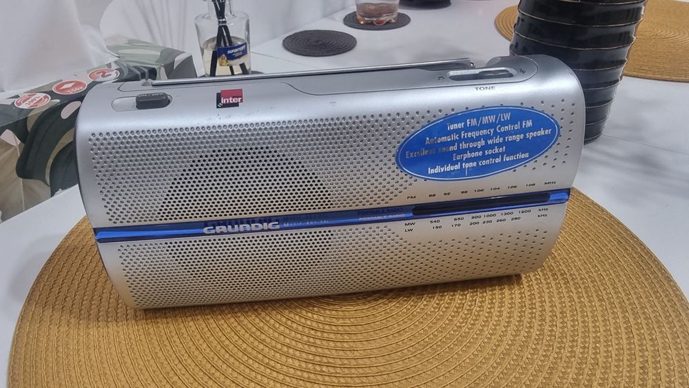 Radio portabil GRUNDIG BOY 50L  ,deosebit ,antic ,cadouri rare