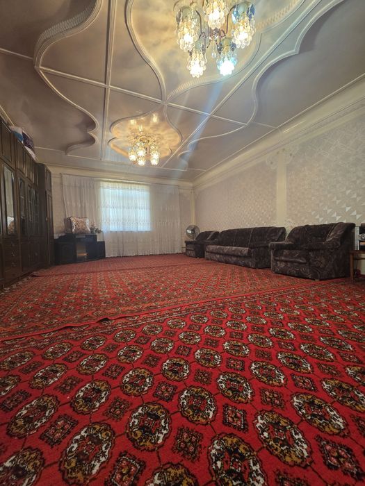 Кибрай Уймовут маҳалласида 8 хона 7 сотихли уй сотилади.