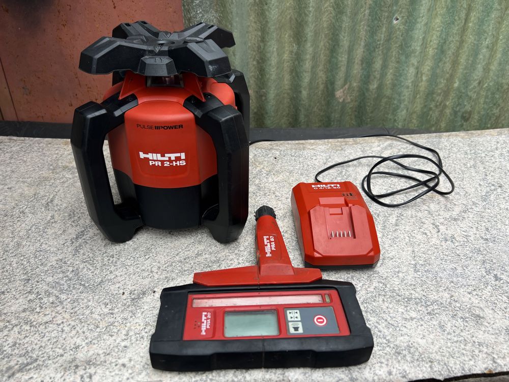 Vând nivela laser HILTI PR 2-HS a 12 model 2021/2022